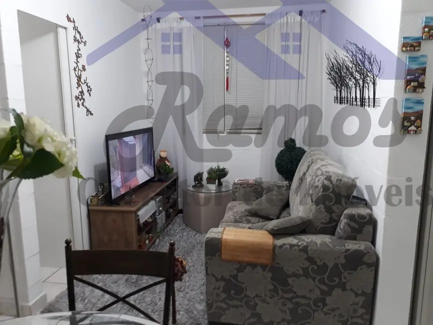 Foto 3 de Apartamento com 2 quartos à venda, 40m2 em Cavalhada, Porto Alegre - RS