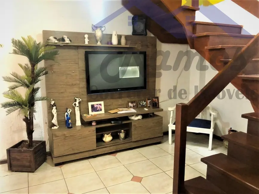 Casa com 3 quartos à venda, 110m2 em Serraria, Porto Alegre - RS - imagem 2 Foto 2 de Casa com 3 quartos à venda, 110m2 em Serraria, Porto Alegre - RS