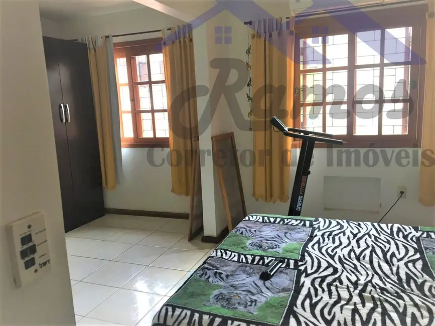 Casa com 3 quartos à venda, 110m2 em Serraria, Porto Alegre - RS - imagem 3 Foto 3 de Casa com 3 quartos à venda, 110m2 em Serraria, Porto Alegre - RS