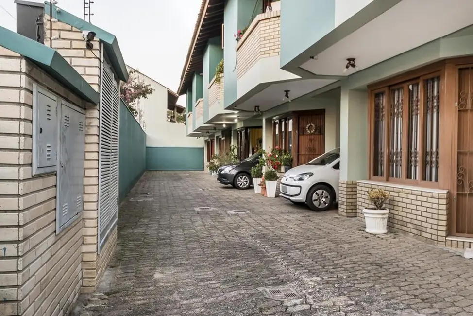 Foto 1 de Casa de Condomínio com 3 quartos à venda, 135m2 em Ipanema, Porto Alegre - RS