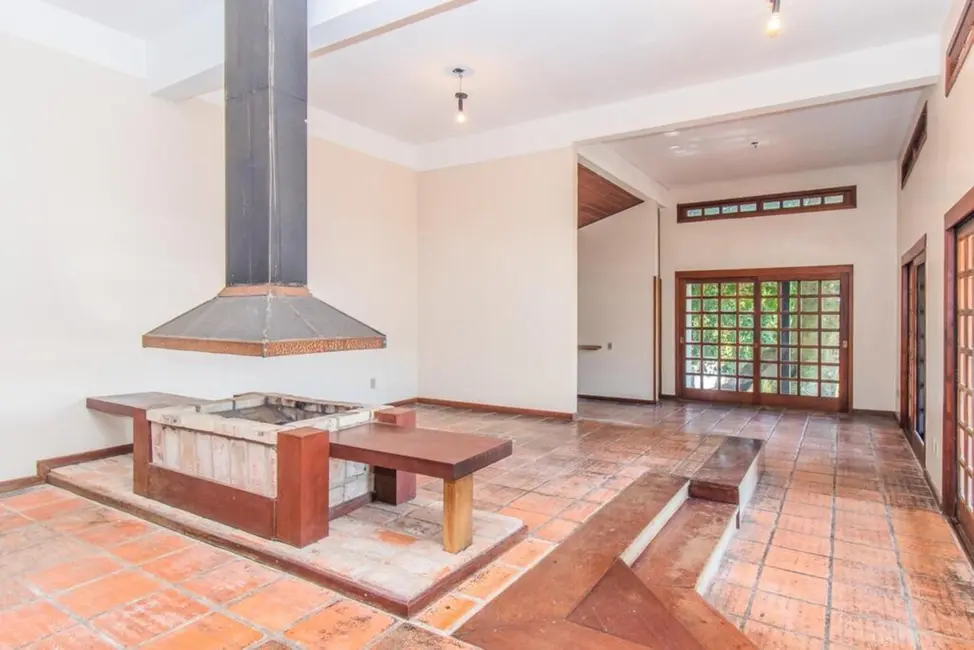 Casa com 4 quartos à venda, 348m2 em Ipanema, Porto Alegre - RS - imagem 6 Foto 6 de Casa com 4 quartos à venda, 348m2 em Ipanema, Porto Alegre - RS