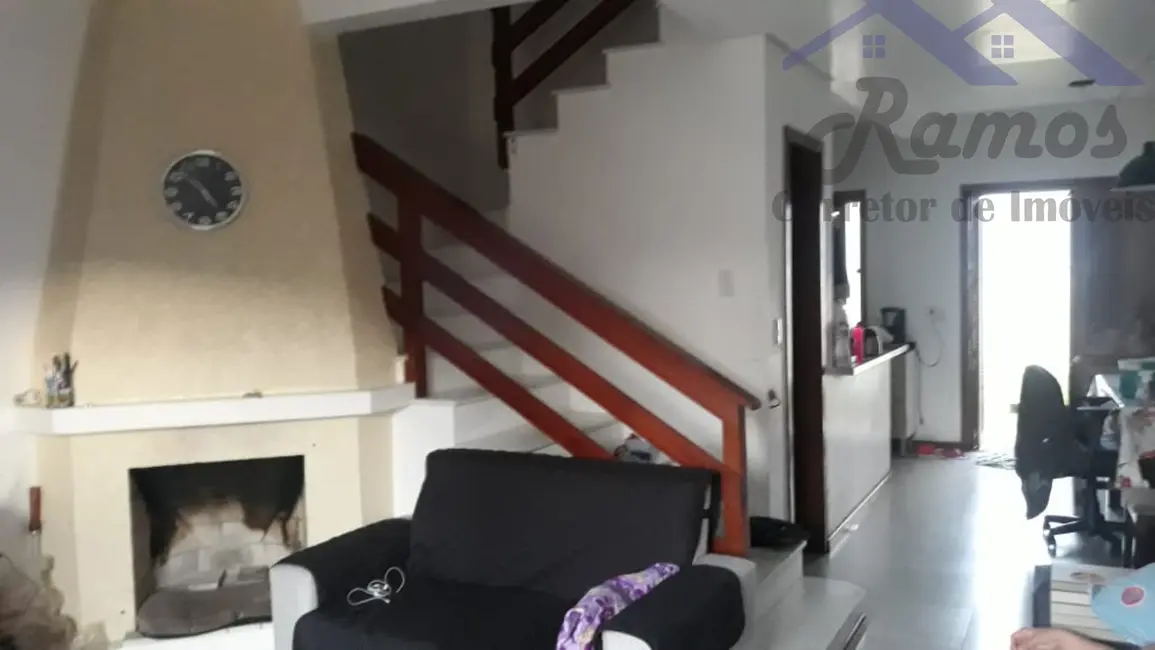 Foto 2 de Casa com 3 quartos à venda, 105m2 em Hípica, Porto Alegre - RS