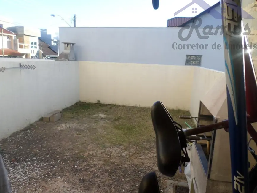 Casa com 3 quartos à venda, 105m2 em Hípica, Porto Alegre - RS - imagem 3 Foto 3 de Casa com 3 quartos à venda, 105m2 em Hípica, Porto Alegre - RS