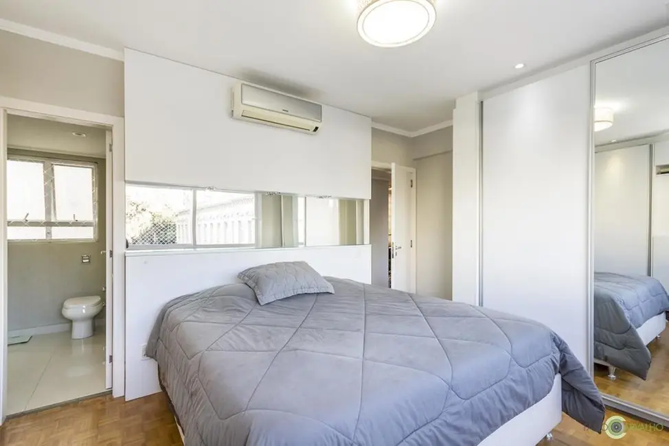 Apartamento com 3 quartos à venda, 153m2 em Centro Histórico, Porto Alegre - RS - imagem 7 Foto 7 de Apartamento com 3 quartos à venda, 153m2 em Centro Histórico, Porto Alegre - RS