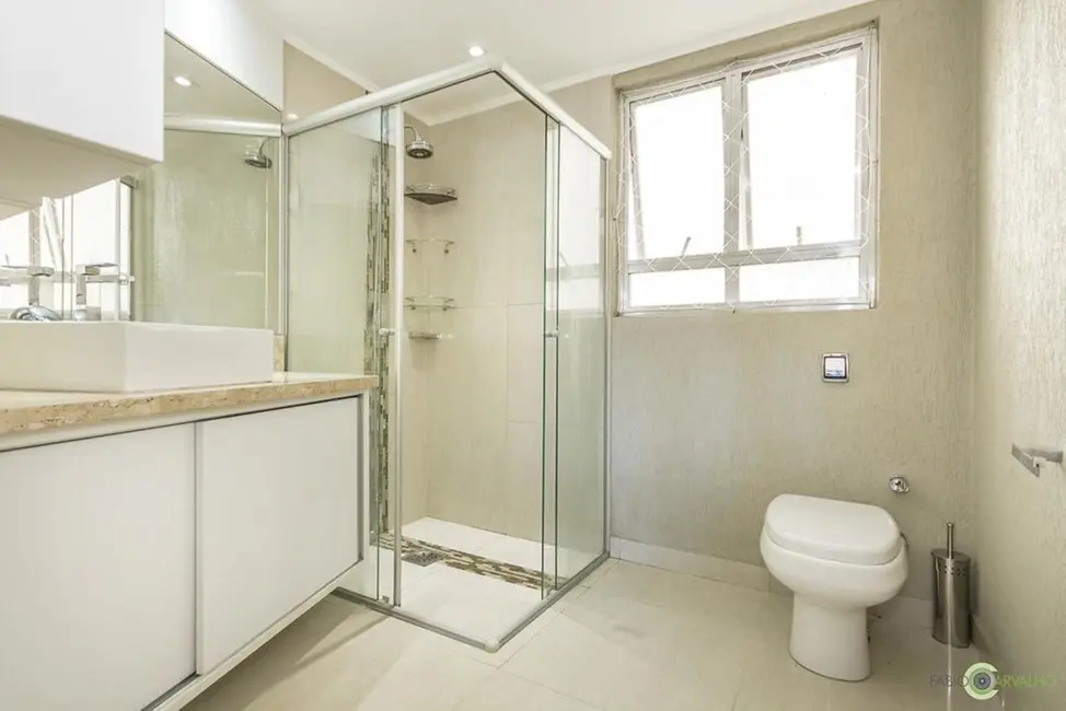 Apartamento com 3 quartos à venda, 153m2 em Centro Histórico, Porto Alegre - RS - imagem 9 Foto 9 de Apartamento com 3 quartos à venda, 153m2 em Centro Histórico, Porto Alegre - RS