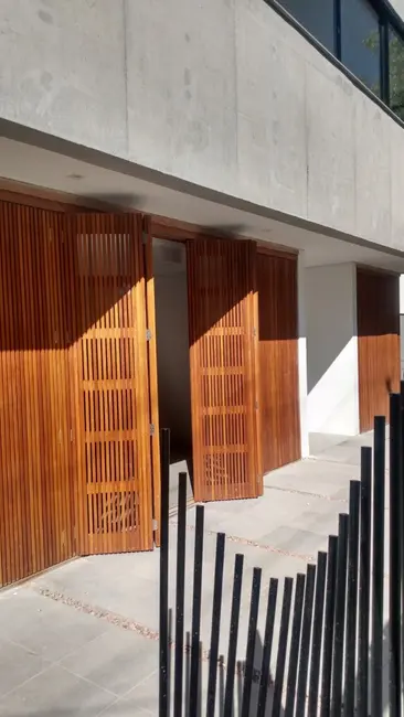 Apartamento com 3 quartos à venda, 114m2 em Menino Deus, Porto Alegre - RS - imagem 6 Foto 6 de Apartamento com 3 quartos à venda, 114m2 em Menino Deus, Porto Alegre - RS