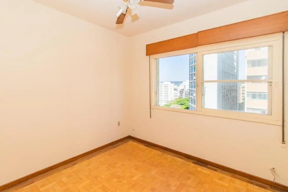 Apartamento com 3 quartos à venda, 100m2 em Centro Histórico, Porto Alegre - RS - imagem 9 Foto 9 de Apartamento com 3 quartos à venda, 100m2 em Centro Histórico, Porto Alegre - RS