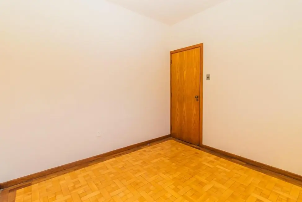 Apartamento com 3 quartos à venda, 100m2 em Centro Histórico, Porto Alegre - RS - imagem 3 Foto 3 de Apartamento com 3 quartos à venda, 100m2 em Centro Histórico, Porto Alegre - RS