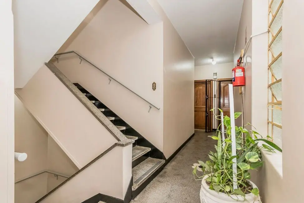 Foto 6 de Apartamento com 2 quartos à venda, 77m2 em Santana, Porto Alegre - RS