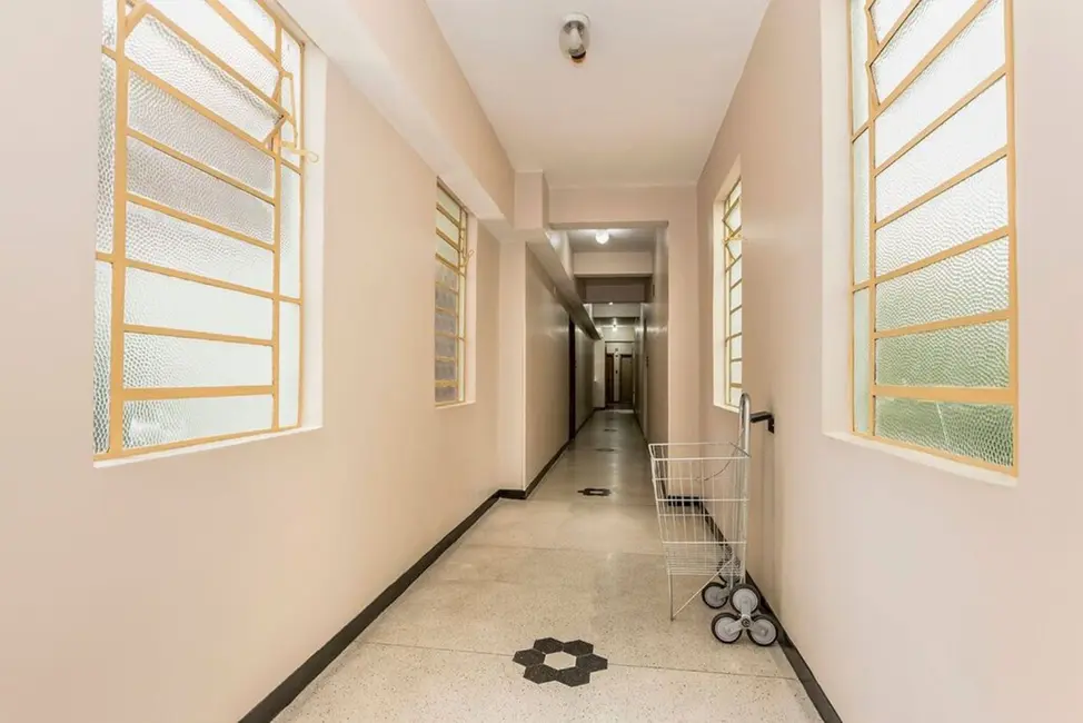 Foto 5 de Apartamento com 2 quartos à venda, 77m2 em Santana, Porto Alegre - RS