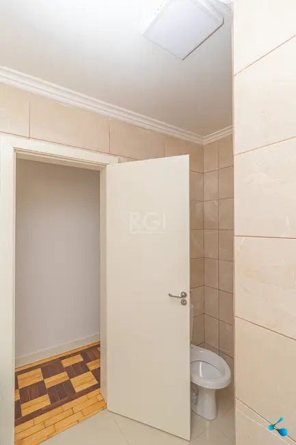 Apartamento com 3 quartos à venda, 118m2 em Centro Histórico, Porto Alegre - RS - imagem 9 Foto 9 de Apartamento com 3 quartos à venda, 118m2 em Centro Histórico, Porto Alegre - RS