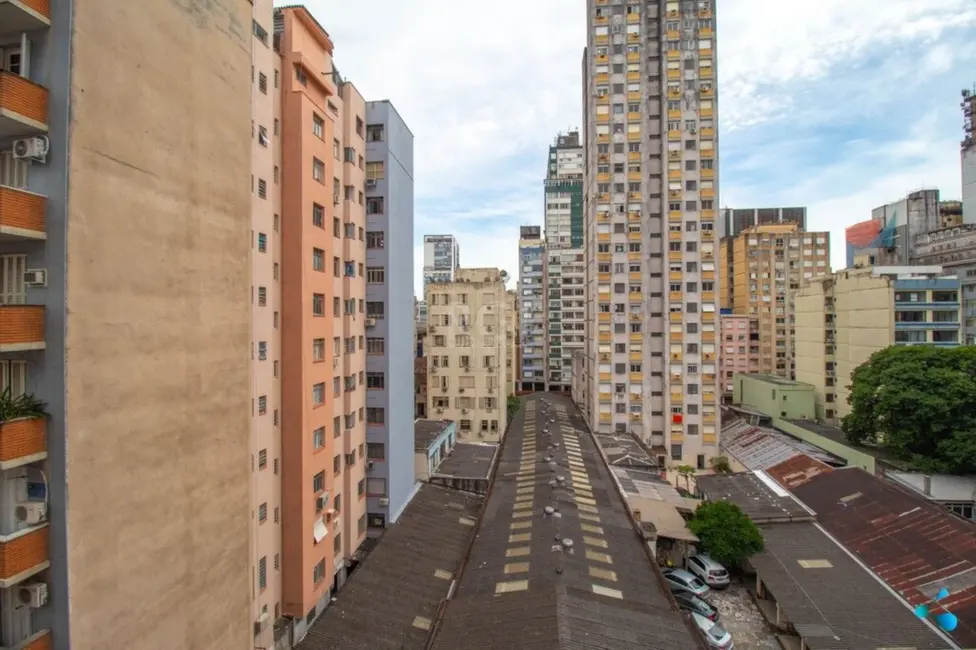 Apartamento com 3 quartos à venda, 118m2 em Centro Histórico, Porto Alegre - RS - imagem 5 Foto 5 de Apartamento com 3 quartos à venda, 118m2 em Centro Histórico, Porto Alegre - RS