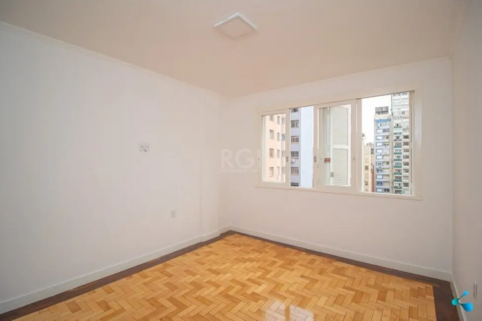 Apartamento com 3 quartos à venda, 118m2 em Centro Histórico, Porto Alegre - RS - imagem 3 Foto 3 de Apartamento com 3 quartos à venda, 118m2 em Centro Histórico, Porto Alegre - RS