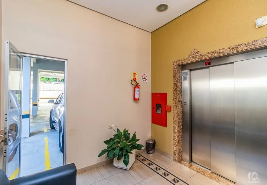 Sala Comercial à venda, 30m2 em Menino Deus, Porto Alegre - RS - imagem 5 Foto 5 de Sala Comercial à venda, 30m2 em Menino Deus, Porto Alegre - RS