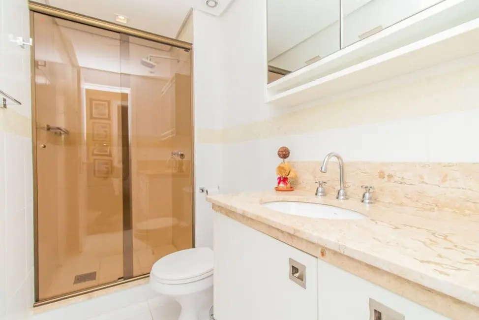 Apartamento com 3 quartos à venda, 102m2 em Menino Deus, Porto Alegre - RS - imagem 5 Foto 5 de Apartamento com 3 quartos à venda, 102m2 em Menino Deus, Porto Alegre - RS