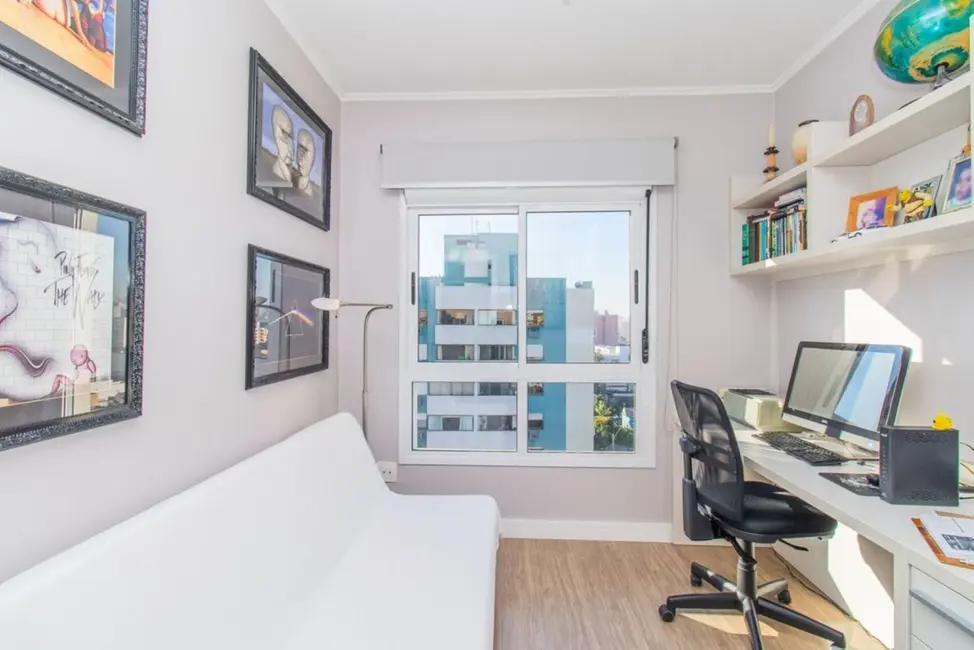 Apartamento com 3 quartos à venda, 102m2 em Menino Deus, Porto Alegre - RS - imagem 7 Foto 7 de Apartamento com 3 quartos à venda, 102m2 em Menino Deus, Porto Alegre - RS