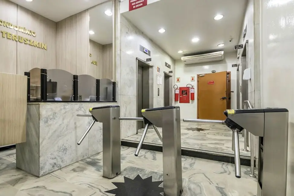 Sala Comercial à venda, 74m2 em Centro Histórico, Porto Alegre - RS - imagem 4 Foto 4 de Sala Comercial à venda, 74m2 em Centro Histórico, Porto Alegre - RS