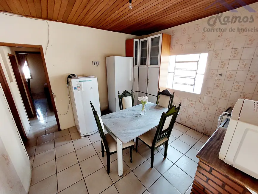 Casa com 2 quartos à venda, 400m2 em Cavalhada, Porto Alegre - RS - imagem 6 Foto 6 de Casa com 2 quartos à venda, 400m2 em Cavalhada, Porto Alegre - RS