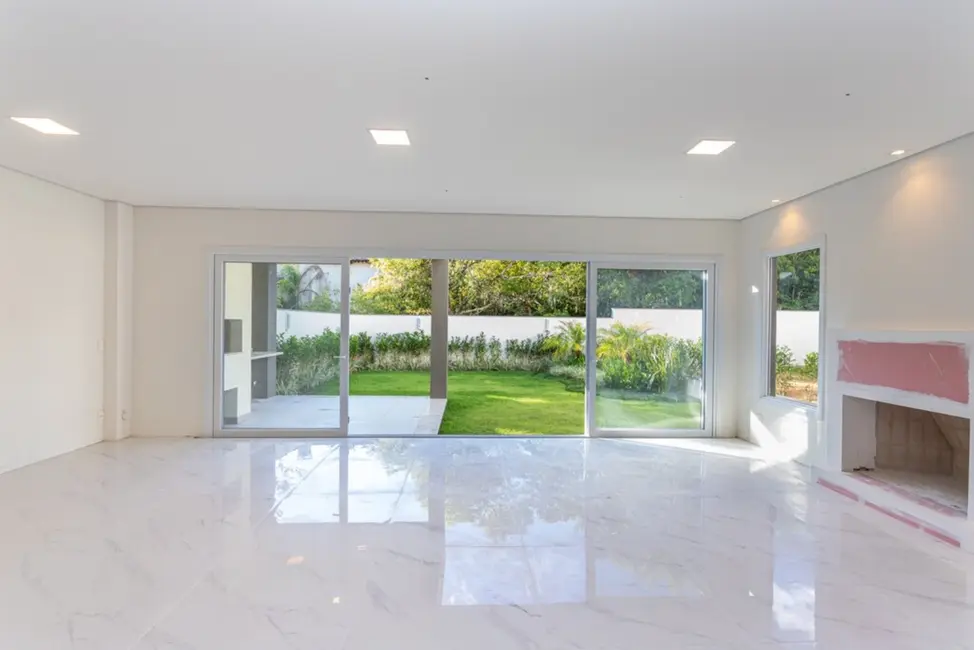 Casa de Condomínio com 3 quartos à venda, 449m2 em Pedra Redonda, Porto Alegre - RS - imagem 3 Foto 3 de Casa de Condomínio com 3 quartos à venda, 449m2 em Pedra Redonda, Porto Alegre - RS