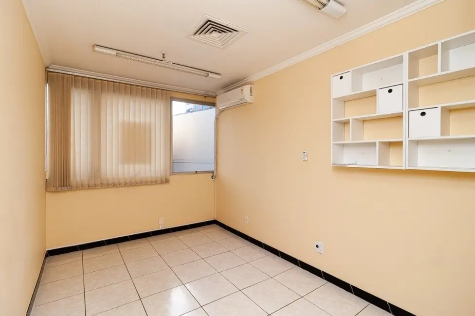 Sala Comercial à venda, 36m2 em Moinhos de Vento, Porto Alegre - RS - imagem 9 Foto 9 de Sala Comercial à venda, 36m2 em Moinhos de Vento, Porto Alegre - RS