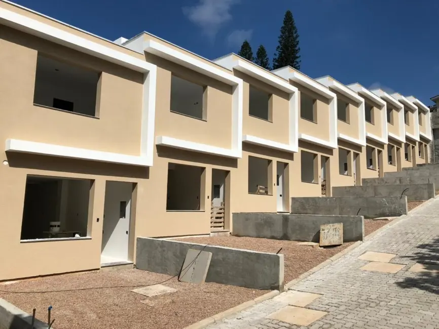 Foto 2 de Casa de Condomínio com 2 quartos à venda, 121m2 em Teresópolis, Porto Alegre - RS