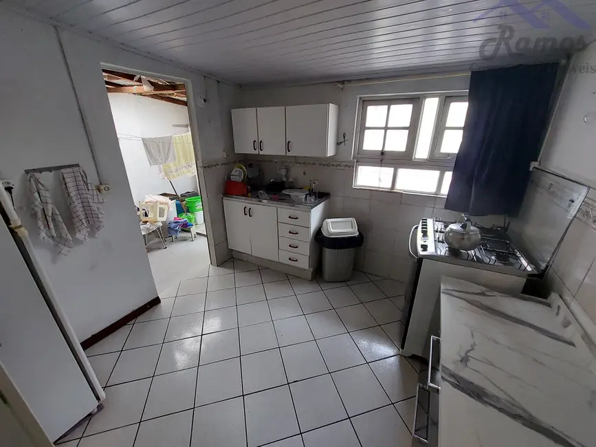 Casa com 2 quartos à venda, 100m2 em Camaquã, Porto Alegre - RS - imagem 6 Foto 6 de Casa com 2 quartos à venda, 100m2 em Camaquã, Porto Alegre - RS