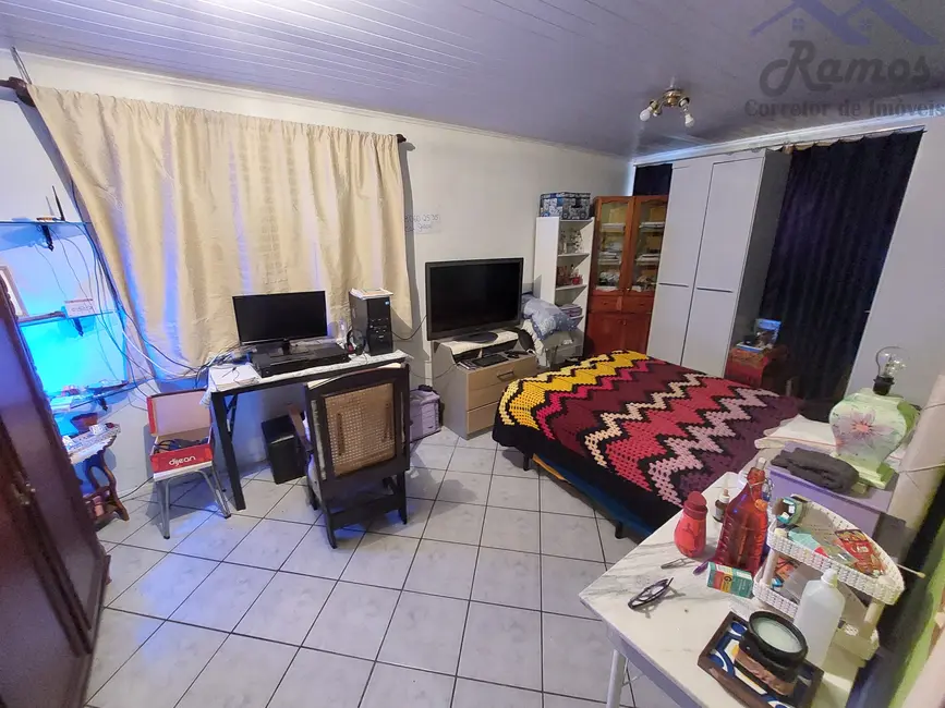 Casa com 2 quartos à venda, 100m2 em Camaquã, Porto Alegre - RS - imagem 3 Foto 3 de Casa com 2 quartos à venda, 100m2 em Camaquã, Porto Alegre - RS