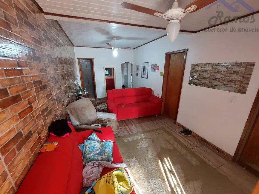 Foto 2 de Casa com 2 quartos à venda, 150m2 em Restinga, Porto Alegre - RS
