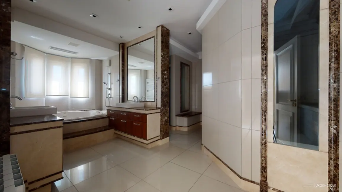 Casa com 10 quartos à venda, 1165m2 em Belém Novo, Porto Alegre - RS - imagem 3 Foto 3 de Casa com 10 quartos à venda, 1165m2 em Belém Novo, Porto Alegre - RS