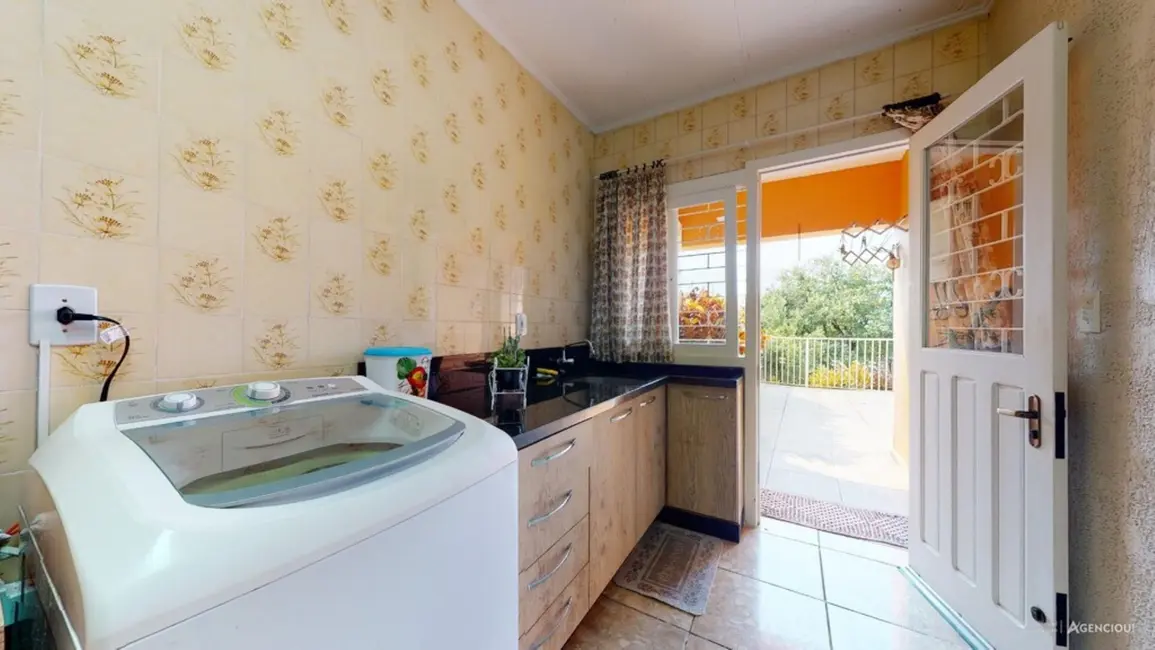 Apartamento com 3 quartos à venda, 244m2 em Glória, Porto Alegre - RS - imagem 2 Foto 2 de Apartamento com 3 quartos à venda, 244m2 em Glória, Porto Alegre - RS