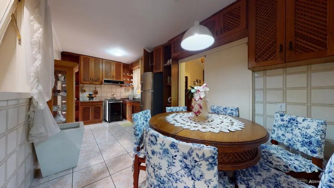 Apartamento com 3 quartos à venda, 244m2 em Glória, Porto Alegre - RS - imagem 6 Foto 6 de Apartamento com 3 quartos à venda, 244m2 em Glória, Porto Alegre - RS