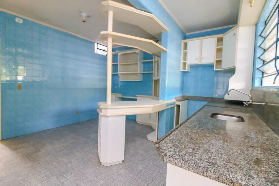 Casa com 3 quartos à venda, 260m2 em Ipanema, Porto Alegre - RS - imagem 9 Foto 9 de Casa com 3 quartos à venda, 260m2 em Ipanema, Porto Alegre - RS