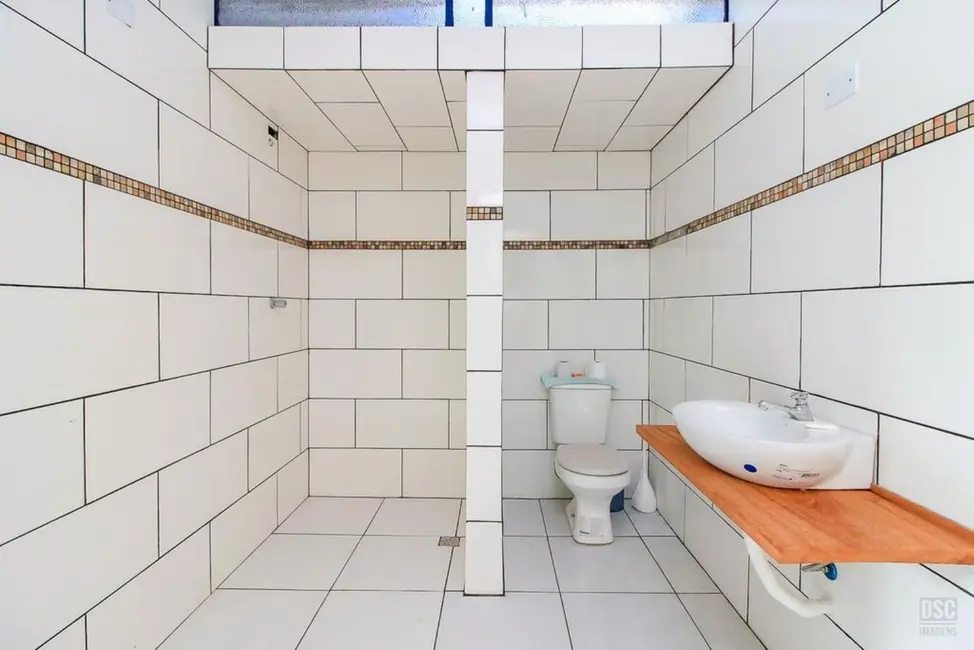 Casa com 3 quartos à venda, 260m2 em Ipanema, Porto Alegre - RS - imagem 4 Foto 4 de Casa com 3 quartos à venda, 260m2 em Ipanema, Porto Alegre - RS