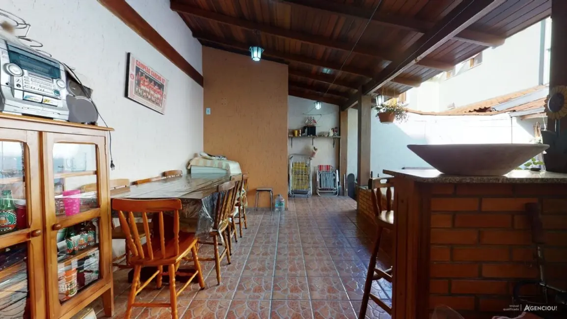 Casa com 3 quartos à venda, 143m2 em Espírito Santo, Porto Alegre - RS - imagem 8 Foto 8 de Casa com 3 quartos à venda, 143m2 em Espírito Santo, Porto Alegre - RS
