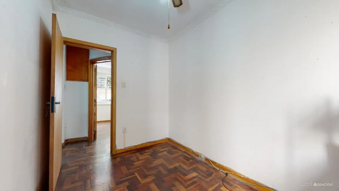 Apartamento com 3 quartos à venda, 80m2 em Medianeira, Porto Alegre - RS - imagem 2 Foto 2 de Apartamento com 3 quartos à venda, 80m2 em Medianeira, Porto Alegre - RS