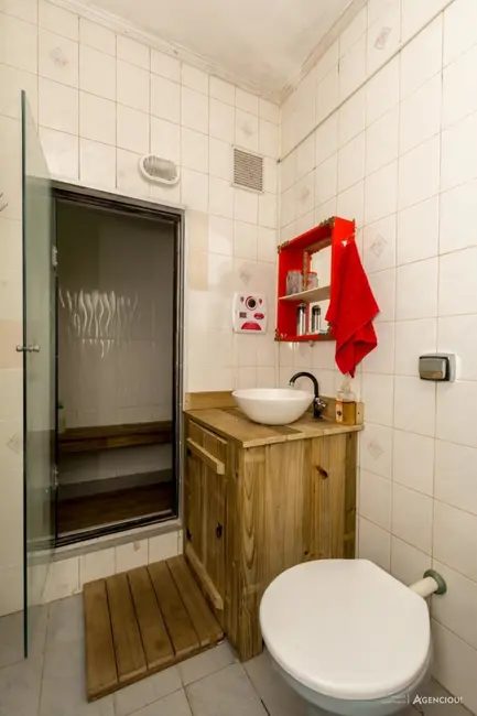 Casa com 3 quartos à venda, 400m2 em Campo Novo, Porto Alegre - RS - imagem 9 Foto 9 de Casa com 3 quartos à venda, 400m2 em Campo Novo, Porto Alegre - RS