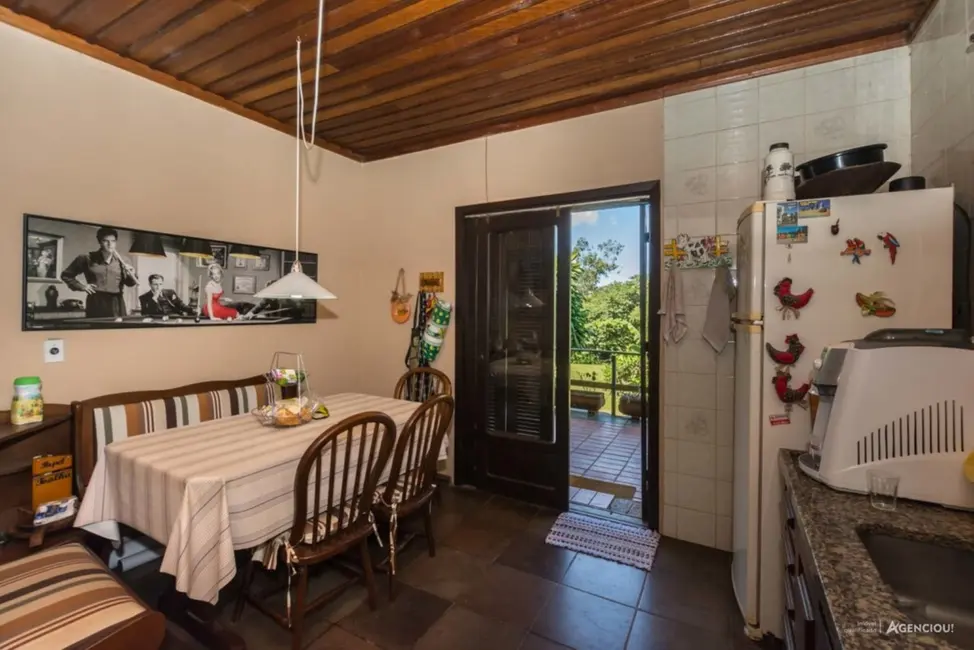 Casa com 3 quartos à venda, 400m2 em Campo Novo, Porto Alegre - RS - imagem 7 Foto 7 de Casa com 3 quartos à venda, 400m2 em Campo Novo, Porto Alegre - RS