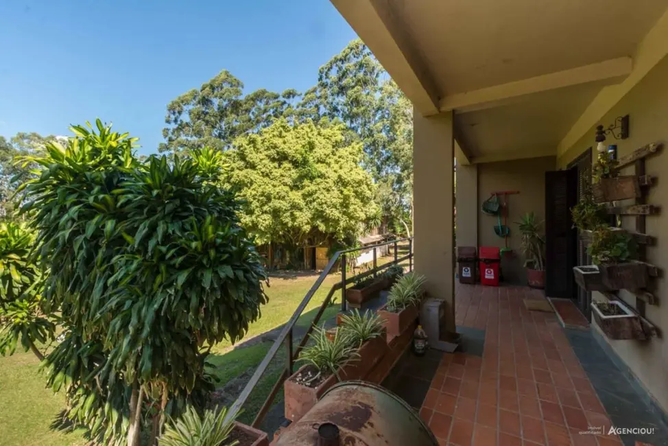 Casa com 3 quartos à venda, 400m2 em Campo Novo, Porto Alegre - RS - imagem 3 Foto 3 de Casa com 3 quartos à venda, 400m2 em Campo Novo, Porto Alegre - RS