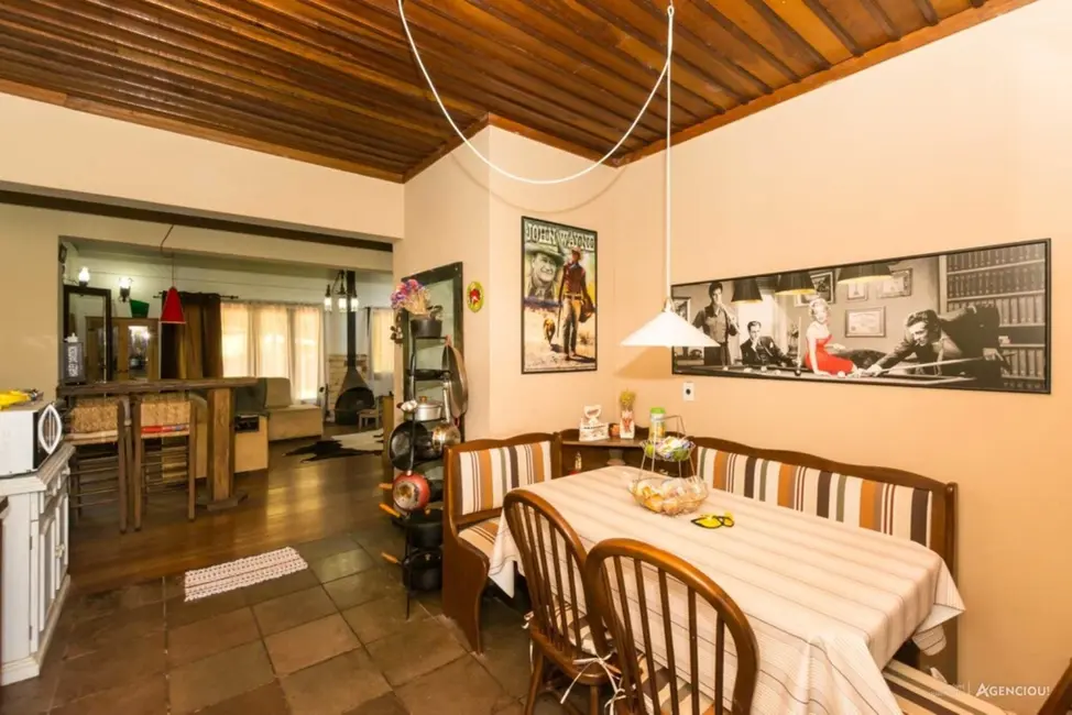 Casa com 3 quartos à venda, 400m2 em Campo Novo, Porto Alegre - RS - imagem 6 Foto 6 de Casa com 3 quartos à venda, 400m2 em Campo Novo, Porto Alegre - RS