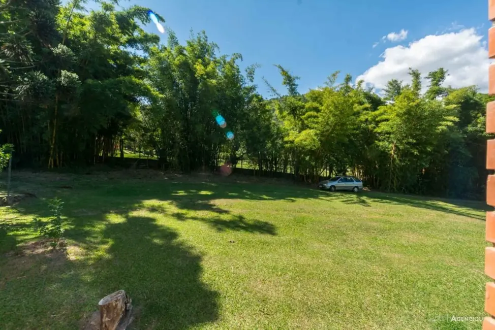 Casa com 3 quartos à venda, 400m2 em Campo Novo, Porto Alegre - RS - imagem 4 Foto 4 de Casa com 3 quartos à venda, 400m2 em Campo Novo, Porto Alegre - RS