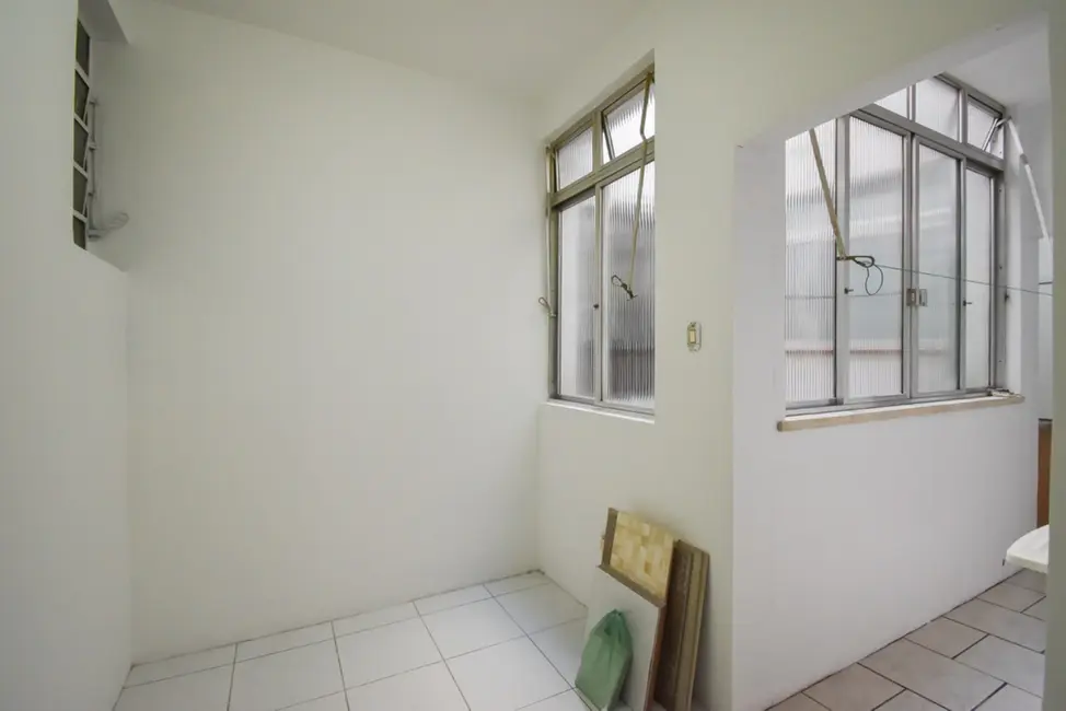 Apartamento com 3 quartos à venda, 95m2 em Menino Deus, Porto Alegre - RS - imagem 8 Foto 8 de Apartamento com 3 quartos à venda, 95m2 em Menino Deus, Porto Alegre - RS