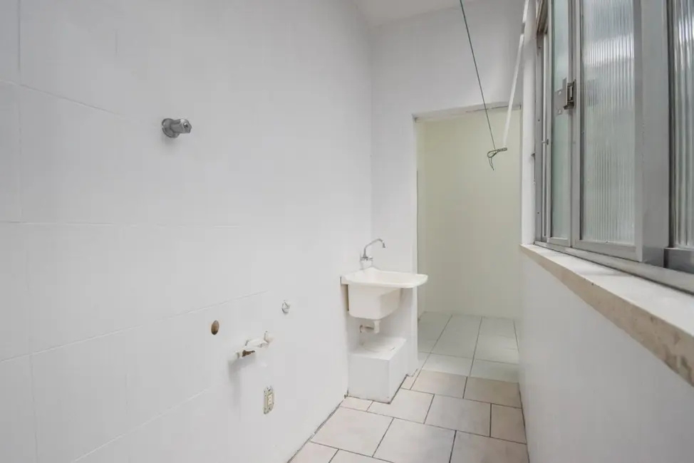 Apartamento com 3 quartos à venda, 95m2 em Menino Deus, Porto Alegre - RS - imagem 7 Foto 7 de Apartamento com 3 quartos à venda, 95m2 em Menino Deus, Porto Alegre - RS