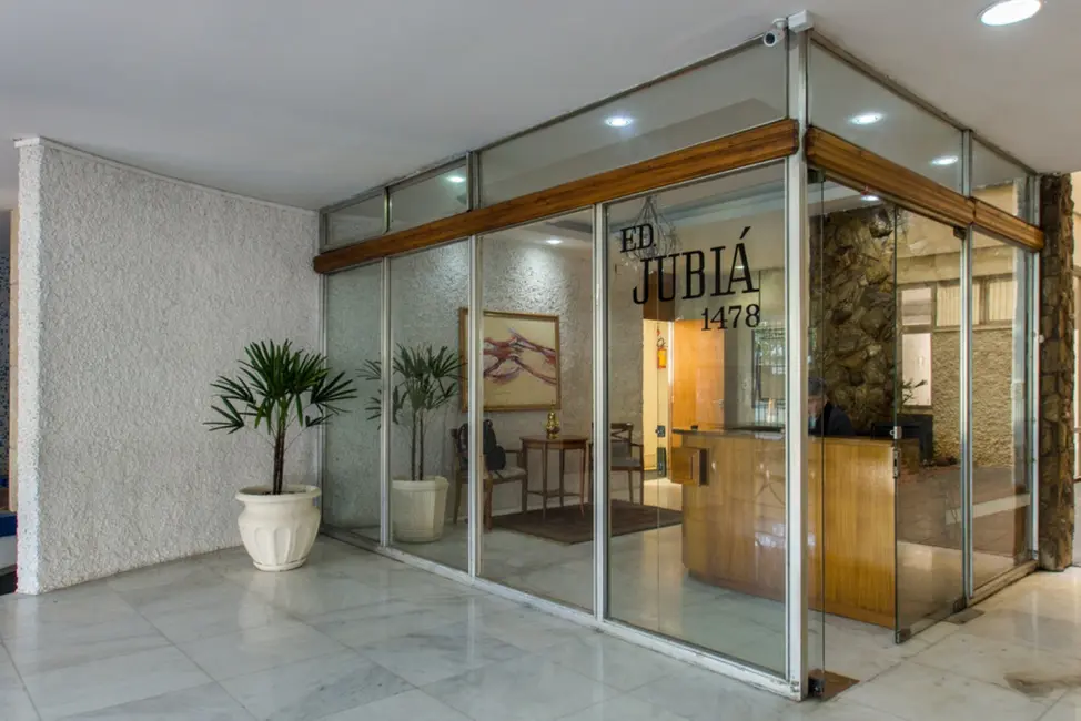 Apartamento com 3 quartos à venda, 174m2 em Centro Histórico, Porto Alegre - RS - imagem 3 Foto 3 de Apartamento com 3 quartos à venda, 174m2 em Centro Histórico, Porto Alegre - RS