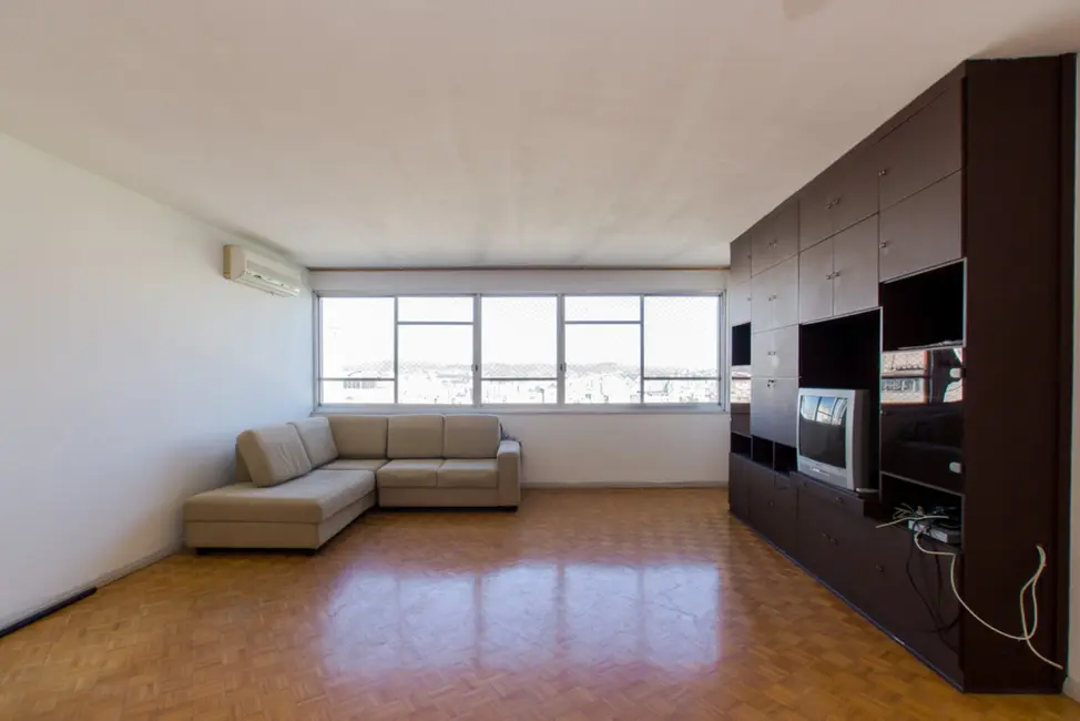 Apartamento com 3 quartos à venda, 174m2 em Centro Histórico, Porto Alegre - RS - imagem 9 Foto 9 de Apartamento com 3 quartos à venda, 174m2 em Centro Histórico, Porto Alegre - RS