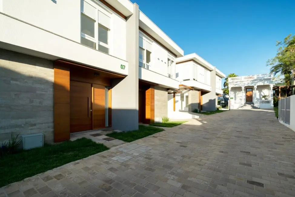 Foto 8 de Casa de Condomínio com 3 quartos à venda, 256m2 em Teresópolis, Porto Alegre - RS