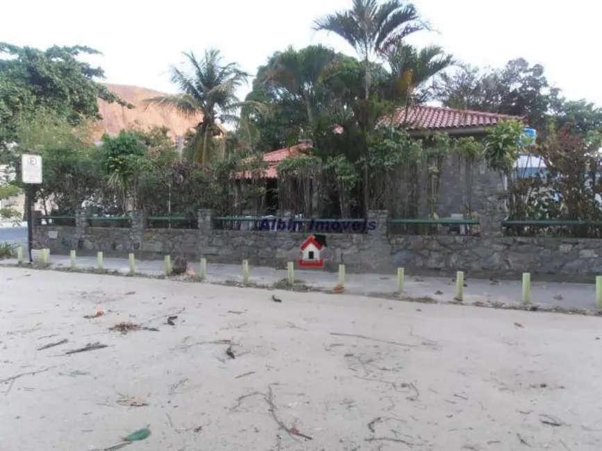 Foto 2 de Casa com 3 quartos à venda, 798m2 em Itacoatiara, Niteroi - RJ