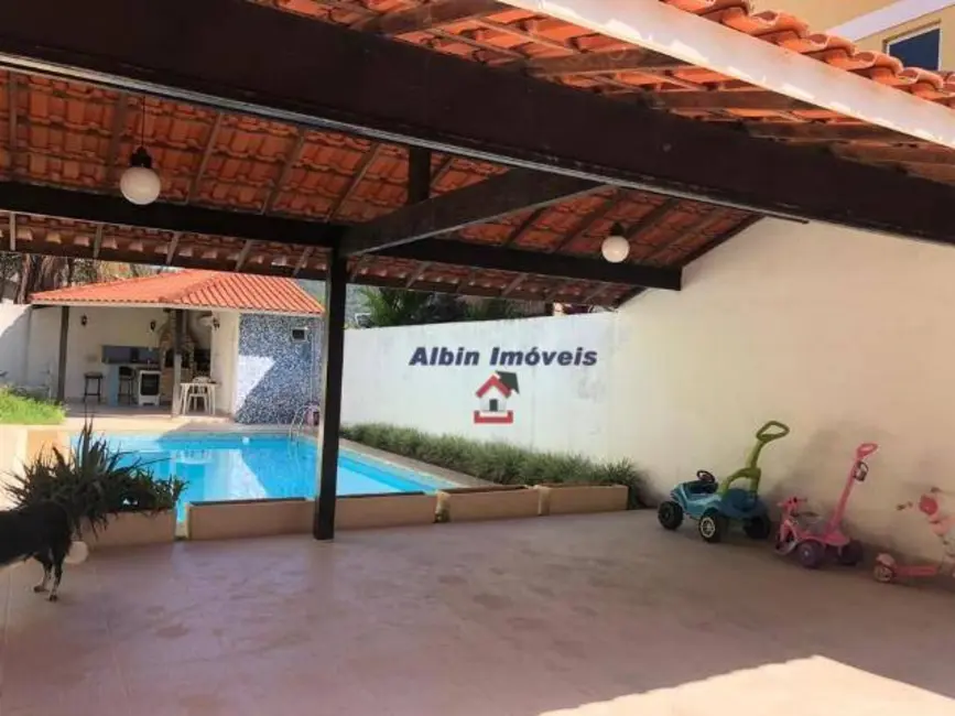 Casa com 3 quartos à venda, 500m2 em Itaipu, Niteroi - RJ - imagem 2 Foto 2 de Casa com 3 quartos à venda, 500m2 em Itaipu, Niteroi - RJ
