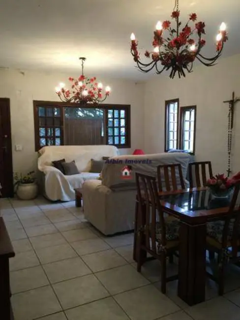 Foto 2 de Casa com 5 quartos à venda, 360m2 em Piratininga, Niteroi - RJ