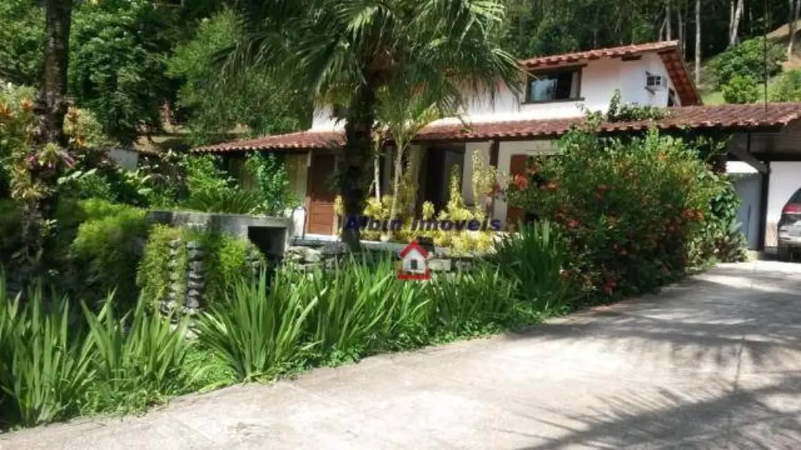 Foto 1 de Casa com 4 quartos à venda, 1500m2 em Engenho do Mato, Niteroi - RJ