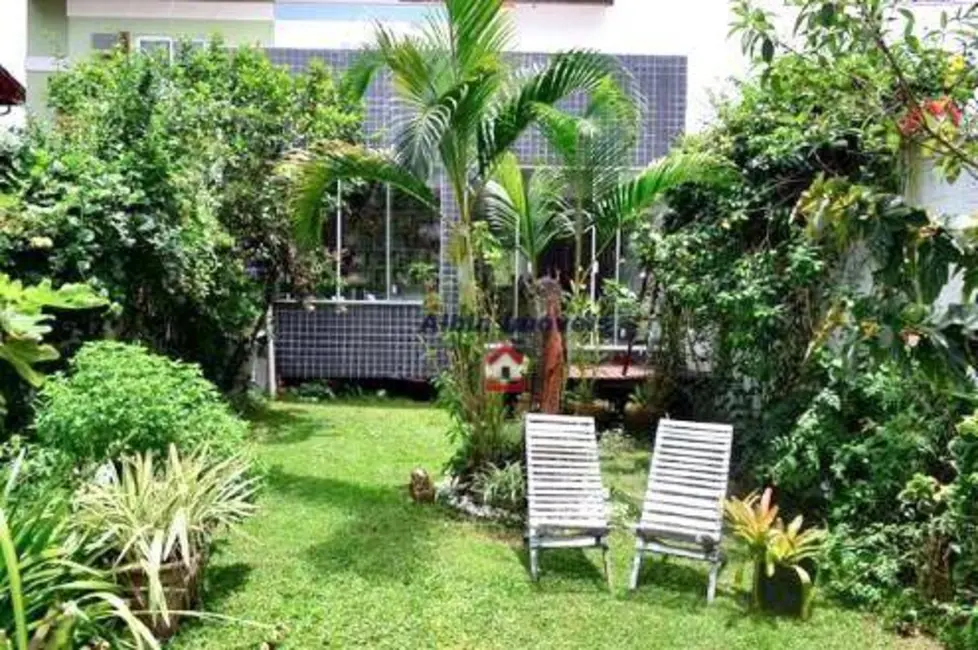 Foto 2 de Casa com 3 quartos à venda, 180m2 em Itaipu, Niteroi - RJ